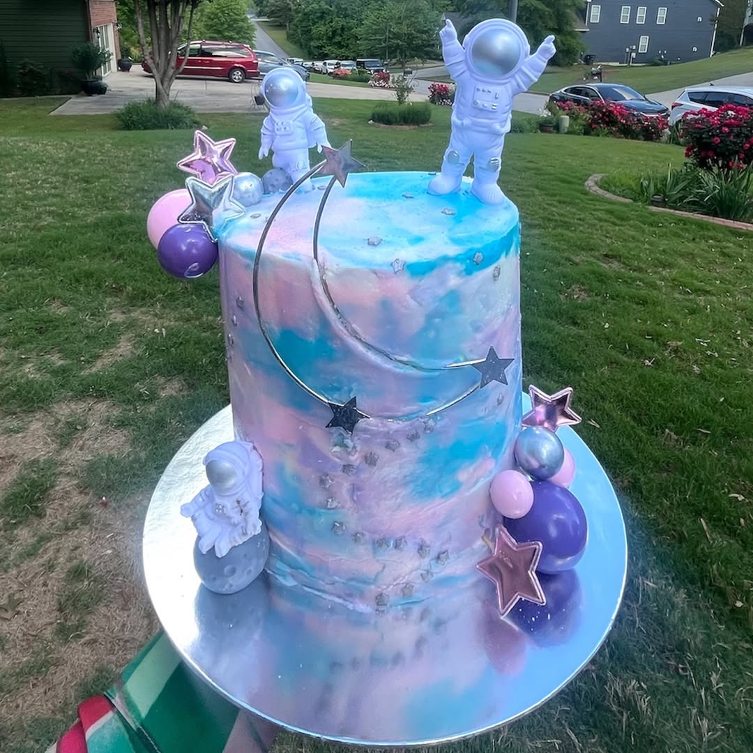 Gallery Showcase Cake